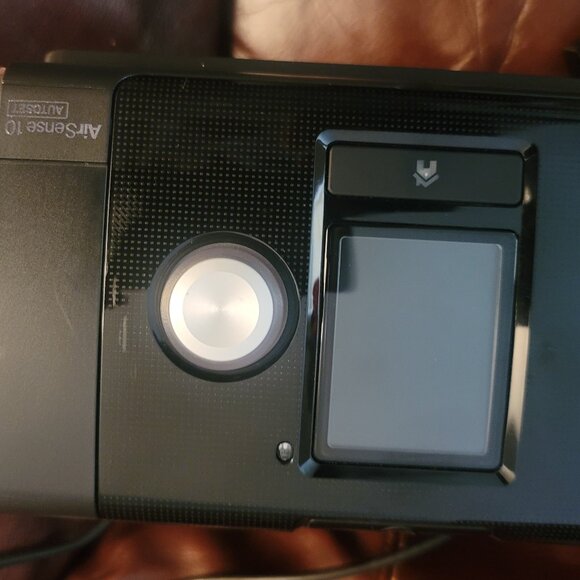 ResMed Air sense 10 Auto set with Accessories and 9881 Run Hours - Picture 5 of 16